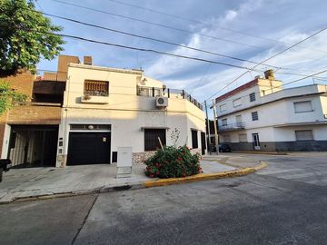 CASA EN VENTA LOTE PROPIO EXCELENTE ESTADO