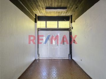 VENTA CASA 3 AMB + DEPTO 3 AMB Y LOCAL CASTELAR