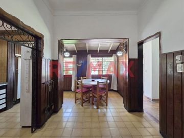 VENTA CASA 3 AMB + DEPTO 3 AMB Y LOCAL CASTELAR