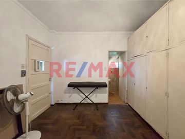 VENTA CASA 3 AMB + DEPTO 3 AMB Y LOCAL CASTELAR