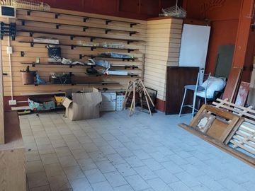 VENTA CASA 3 AMB + DEPTO 3 AMB Y LOCAL CASTELAR