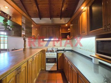 VENTA CASA 3 AMB + DEPTO 3 AMB Y LOCAL CASTELAR