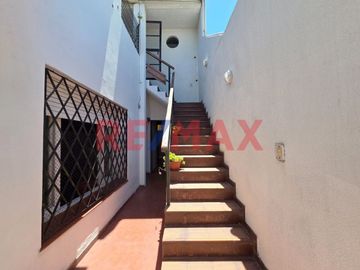 VENTA CASA 3 AMB + DEPTO 3 AMB Y LOCAL CASTELAR