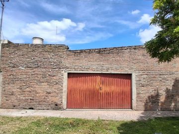 VENTA CASA 4 AMB QUINCHO GARAGE APTA CREDITO LUJAN