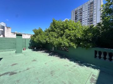 VENTA TRES AMBIENTES CON BALCÓN COCHERA SAAVEDRA