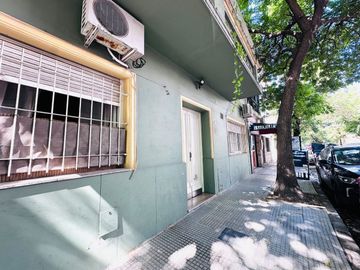 VENTA TRES AMBIENTES CON BALCÓN COCHERA SAAVEDRA
