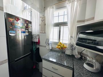 VENTA TRES AMBIENTES CON BALCÓN COCHERA SAAVEDRA