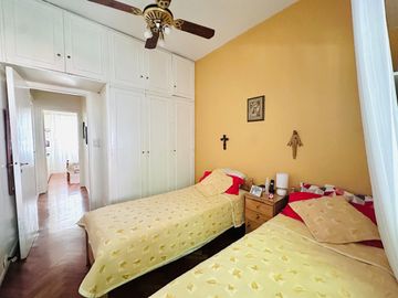 VENTA TRES AMBIENTES CON BALCÓN COCHERA SAAVEDRA