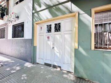 VENTA TRES AMBIENTES CON BALCÓN COCHERA SAAVEDRA