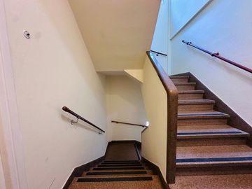 VENTA TRES AMBIENTES CON BALCÓN COCHERA SAAVEDRA
