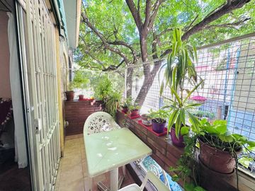 VENTA TRES AMBIENTES CON BALCÓN COCHERA SAAVEDRA