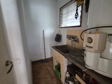 CASA EN VENTA LA PLATA 2 DORMITORIOS PARQUE