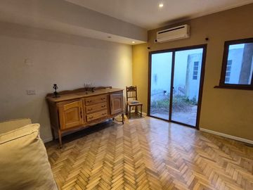 CASA EN VENTA LA PLATA 2 DORMITORIOS PARQUE