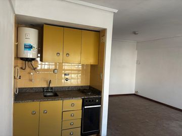 MONOAMBIENTE EN VENTA LA PLATA CENTRO FRENTE 36 M2