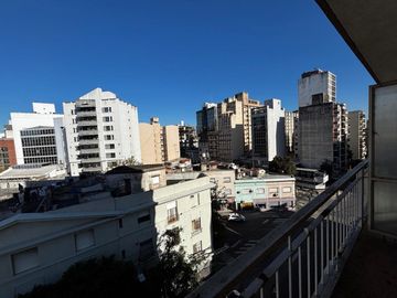 MONOAMBIENTE EN VENTA LA PLATA CENTRO FRENTE 36 M2