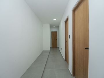 CASA EN VENTA LA PLATA 3 DORMITORIOS AMPLIO PARQUE