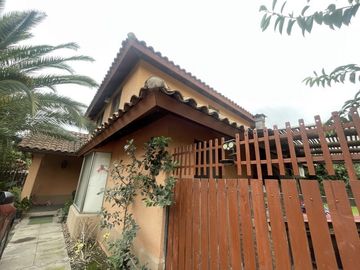 Casa en Arriendo en Casa Interior en Arriendo Ayres de Chicureo, El Molino 106