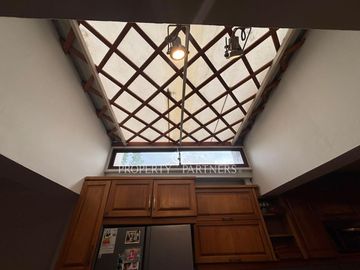 Casa con Gran Terreno en Exclusivo Sector de San Miguel