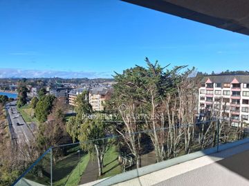 Espectacular departamento con vista al lago y volcanes,  edificio Península Park, Puerto Varas
