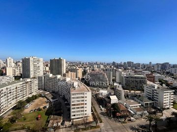 Se vende departamento en sector residencial poniente con amplios espacios, finas terminaciones y hermosa vista