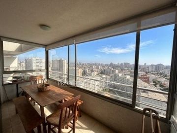 Se vende departamento en sector residencial poniente con amplios espacios, finas terminaciones y hermosa vista