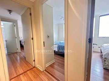 Se vende departamento como nuevo, amoblado, excelentes espacios y extraordinaria ubicación. 4 dormitorios 3 baños 2 estacionamientos 1 bodega