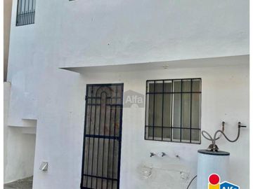 Casa sola en renta en Paseo Palmas II, Apodaca, Nuevo León