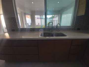 Casa en venta abajo del precio del avalúo
