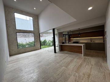 CASA VENTA NUEVO REFUGIO doble altura y acabados de lujo con vistas montaña