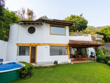 CASA EN RENTA CON VISTA FRANCA AL LAGO, VALLE DE BRAVO