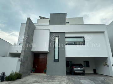 CASA EN VENTA EN VALLE PONIENTE
