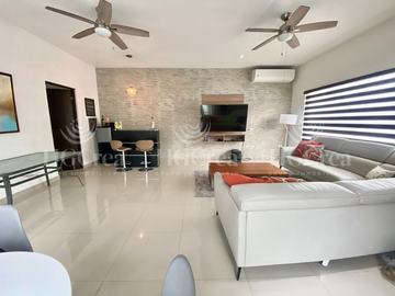 CASA EN VENTA EN VALLE PONIENTE
