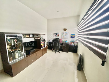 CASA EN VENTA EN VALLE PONIENTE