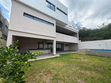 CASA EN VENTA SIERRA ALTA 9o. SECTOR, CARRETERA NACIONAL