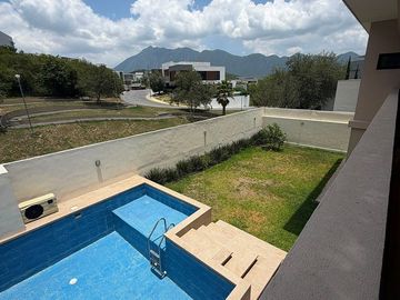 CASA EN VENTA SIERRA ALTA 9o. SECTOR, CARRETERA NACIONAL