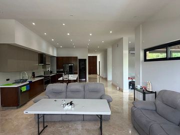 CASA EN VENTA SIERRA ALTA 9o. SECTOR, CARRETERA NACIONAL
