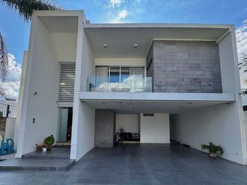 CASA EN VENTA O RENTA CON RECÁMARA EN PB EN CLÚSTER 444 CON OPCIÓN A RENTA