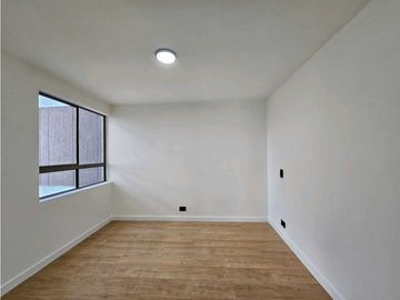 Apartamento en venta en La Loma de los Bernal