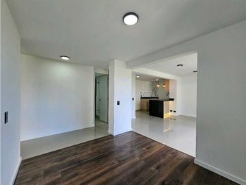 Apartamento en venta en La Loma de los Bernal