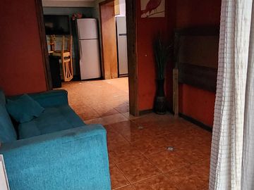 SE VENDE EN MAIPÚ - CASA CON TRES LOCALES COMERCIALES