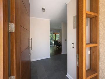 CASA DE 3 PISOS DENTRO DE CONDOMINIO NO PERIMETRAL