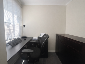 CASA DE 3 PISOS DENTRO DE CONDOMINIO NO PERIMETRAL