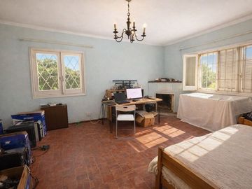 VENTA CASA A RECICLAR EN CIUDAD – ÁREA FUNDACIONAL