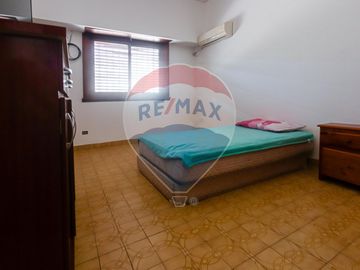 Casa en venta 4 amb en Morón C/quincho y garage