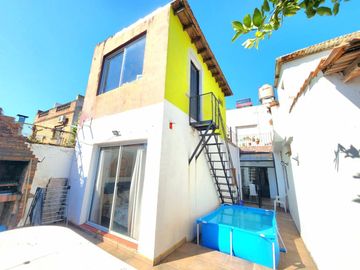 CASA PH PB FRENTE 4 DORM 8 AMB GRAN PATIO SAAVEDRA