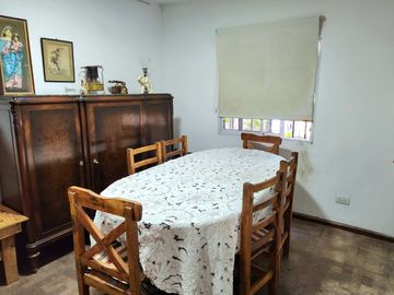 CASA PH PB FRENTE 4 DORM 8 AMB GRAN PATIO SAAVEDRA