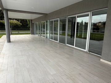 Casa en Venta al rio en Barrio Náutico San Juan