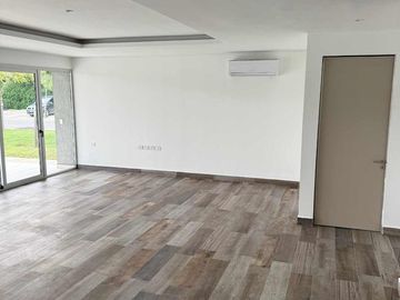 Casa en Venta al rio en Barrio Náutico San Juan