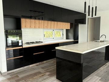 Casa en Venta al rio en Barrio Náutico San Juan