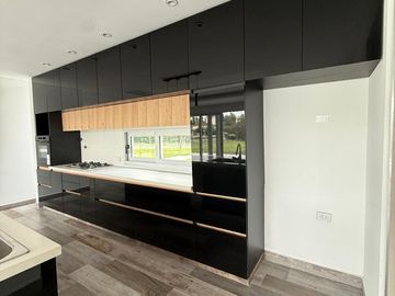Casa en Venta al rio en Barrio Náutico San Juan